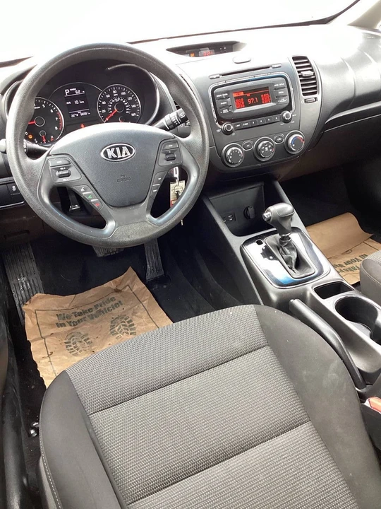 2017 Kia Forte - Image 17 of 19
