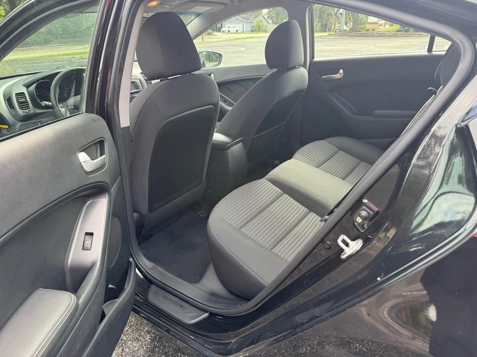 2017 Kia Forte - Image 8 of 14
