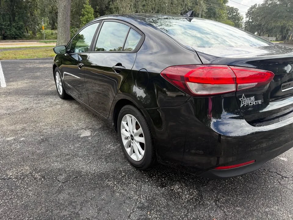 2017 Kia Forte - Image 6 of 14