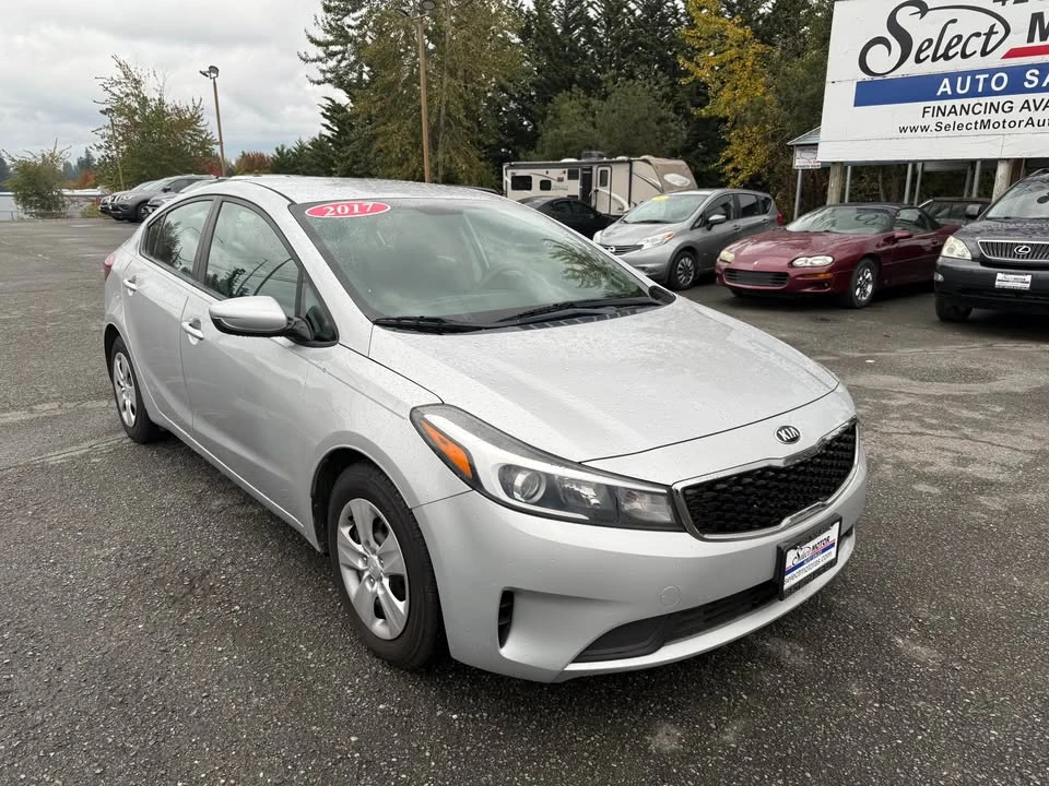 2017 Kia Forte - Image 6 of 14