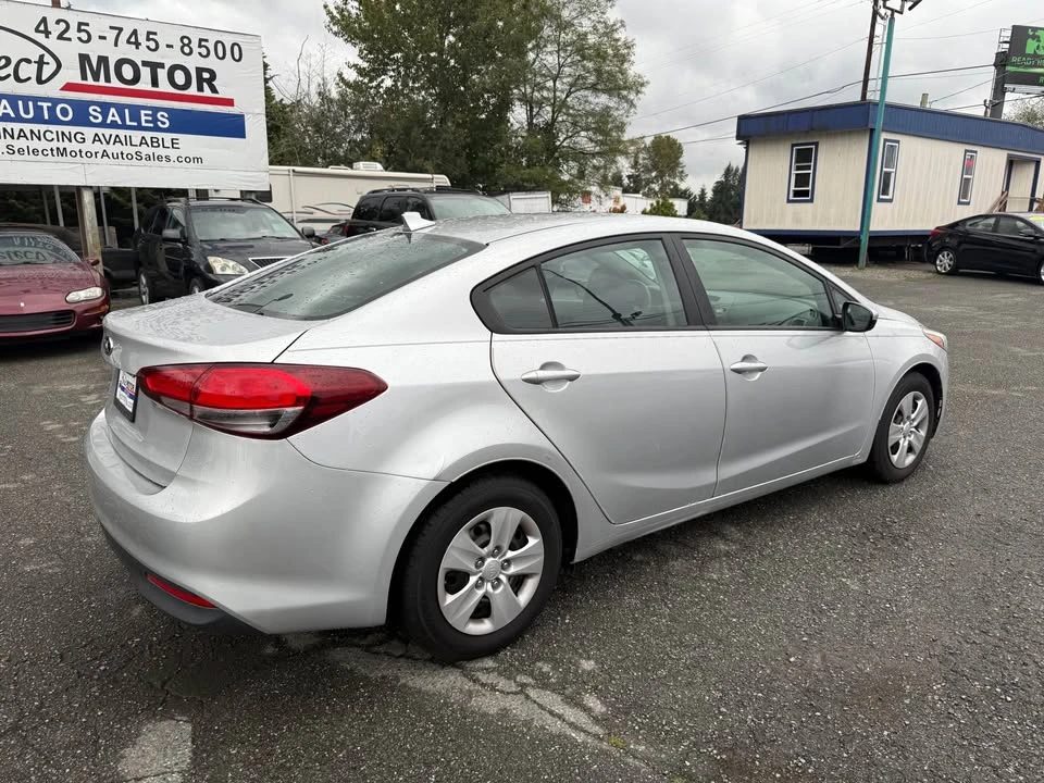 2017 Kia Forte - Image 8 of 14