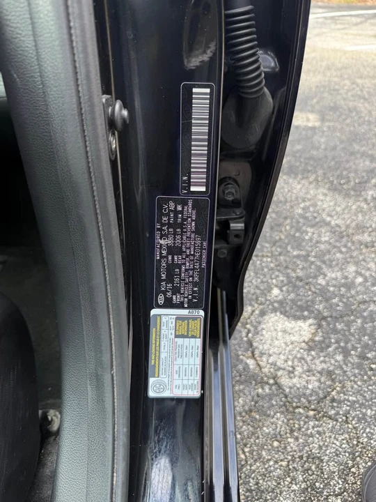 2017 Kia Forte - Image 11 of 14