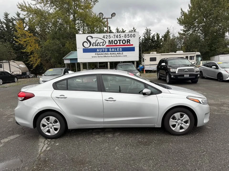 2017 Kia Forte - Image 7 of 14