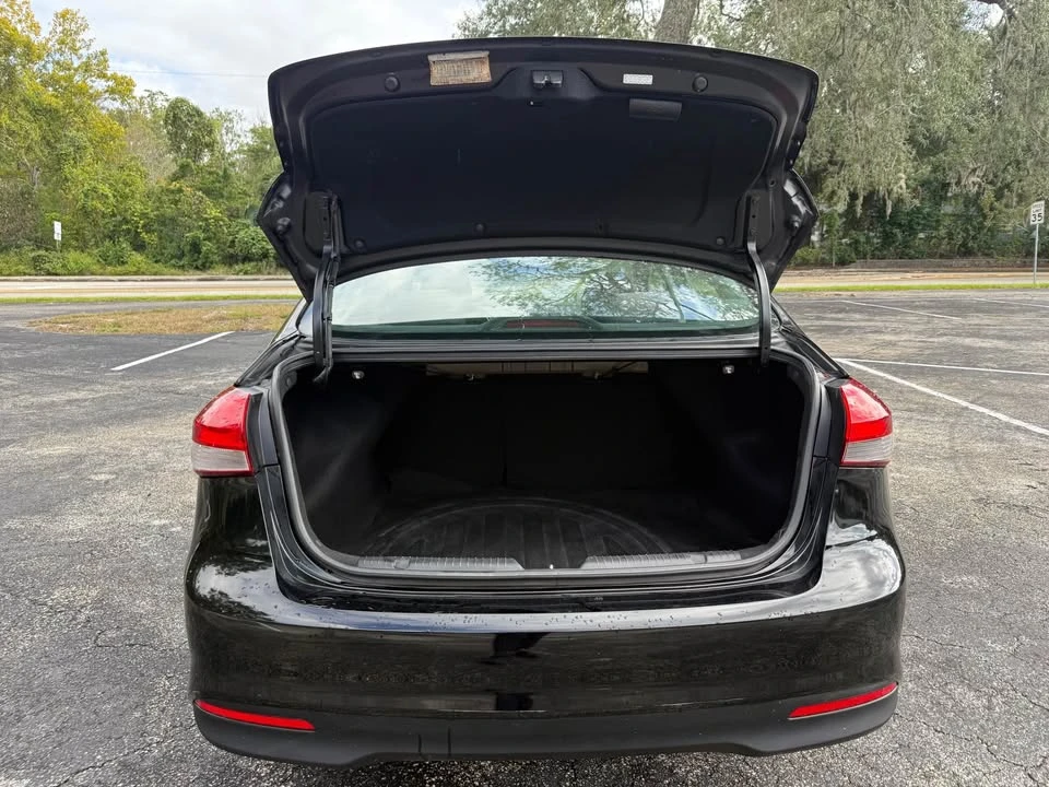 2017 Kia Forte - Image 13 of 14