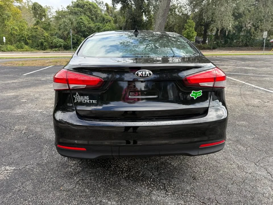 2017 Kia Forte - Image 5 of 14