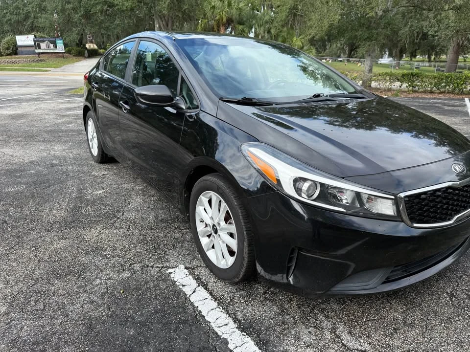 2017 Kia Forte - Image 2 of 14
