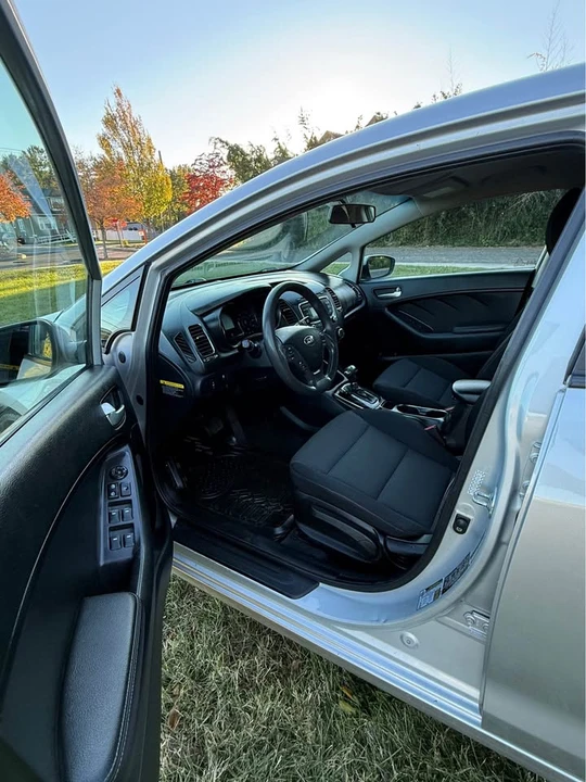 2017 Kia Forte - Image 7 of 13