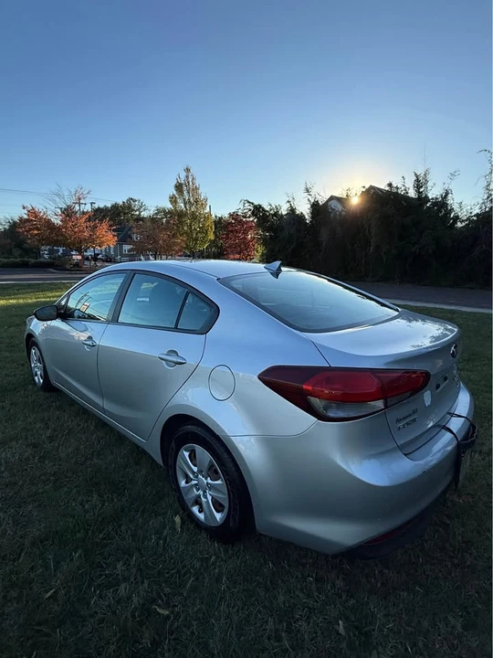 2017 Kia Forte - Image 4 of 13