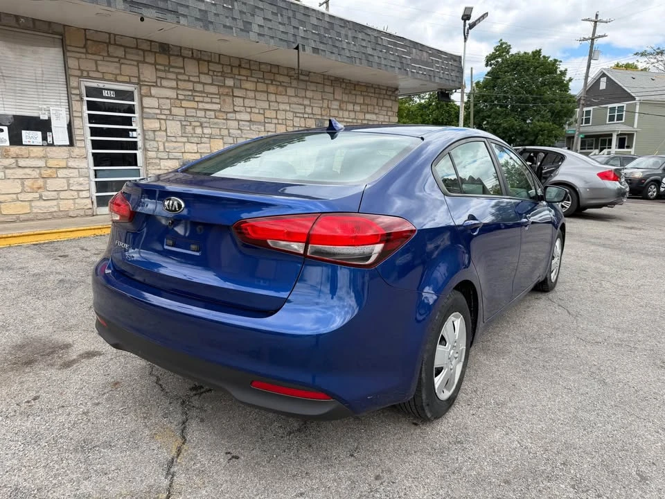 2017 Kia Forte - Image 5 of 16