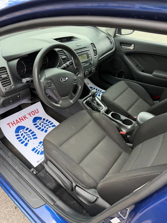 2017 Kia Forte - Image 8 of 16