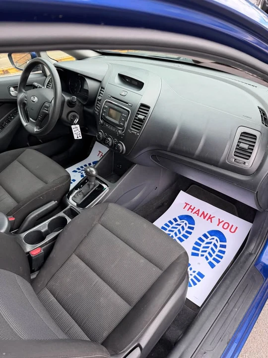 2017 Kia Forte - Image 10 of 16
