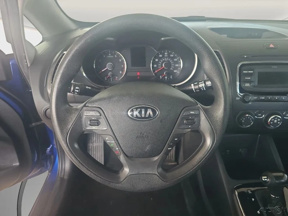 2017 Kia Forte - Image 9 of 21