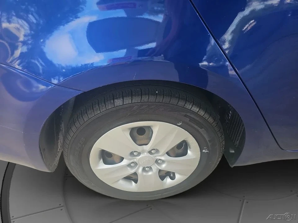 2017 Kia Forte - Image 20 of 21