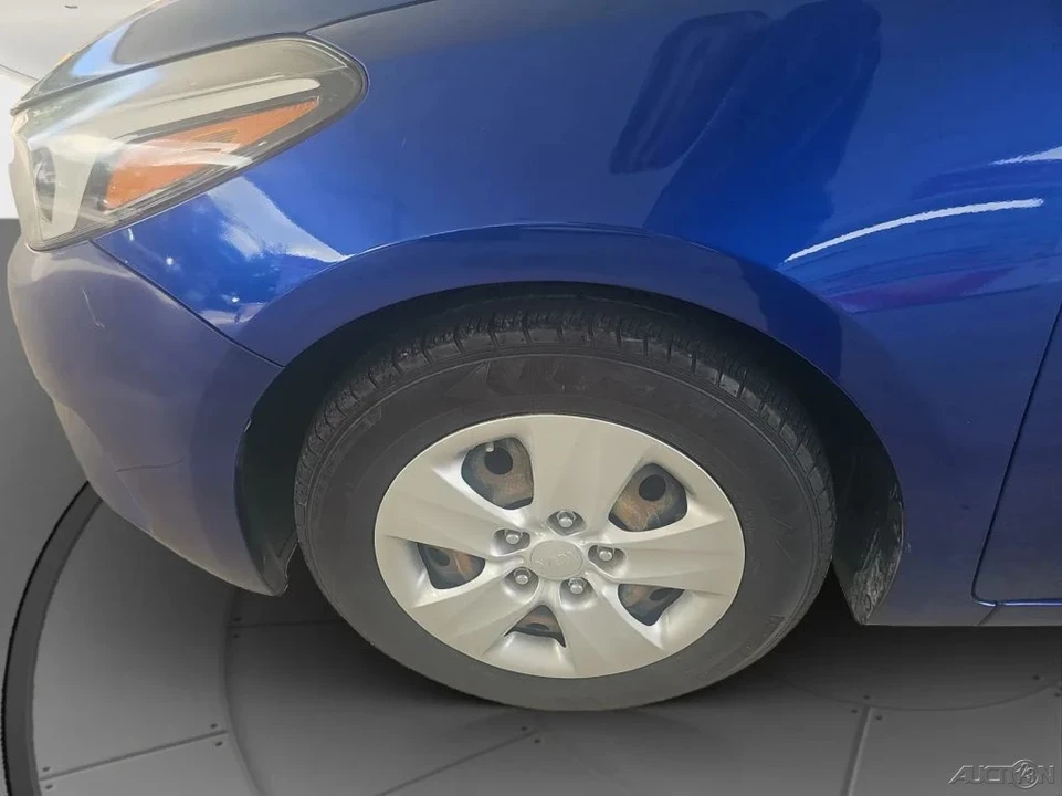 2017 Kia Forte - Image 18 of 21