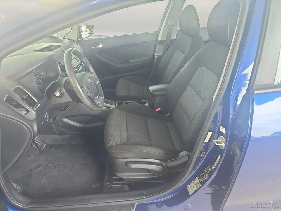2017 Kia Forte - Image 8 of 21