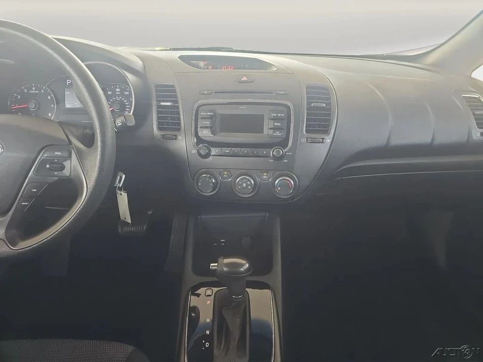 2017 Kia Forte - Image 16 of 21