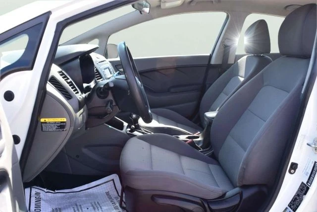 2017 Kia Forte - Image 18 of 21