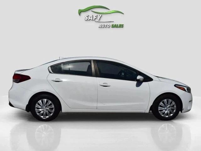 2017 Kia Forte - Image 8 of 21
