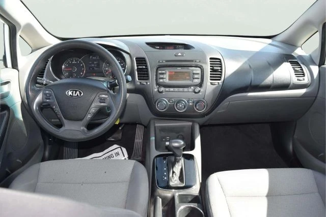 2017 Kia Forte - Image 17 of 21