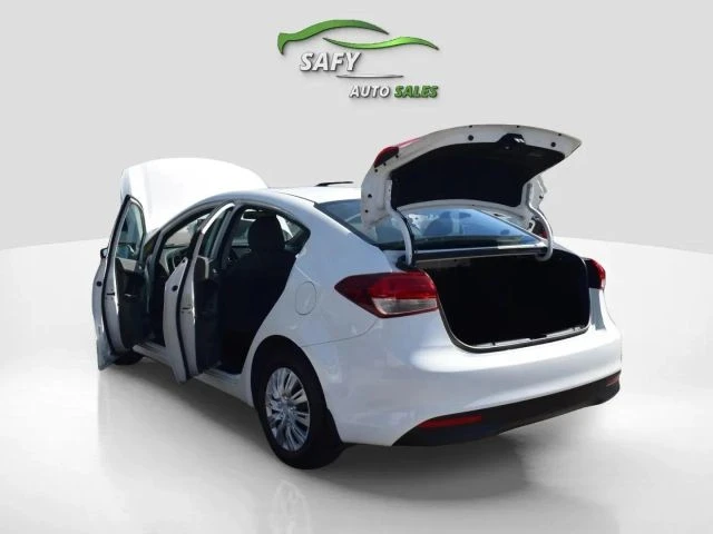2017 Kia Forte - Image 14 of 21