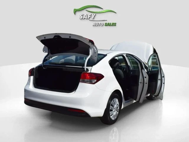 2017 Kia Forte - Image 12 of 21