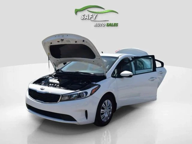 2017 Kia Forte - Image 9 of 21