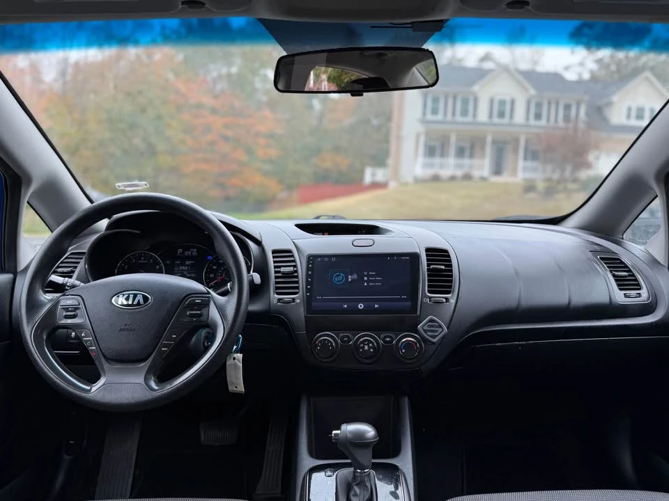 2017 Kia Forte - Image 16 of 19