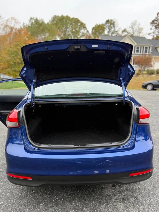 2017 Kia Forte - Image 11 of 19