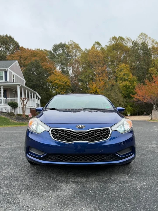 2017 Kia Forte - Image 6 of 19