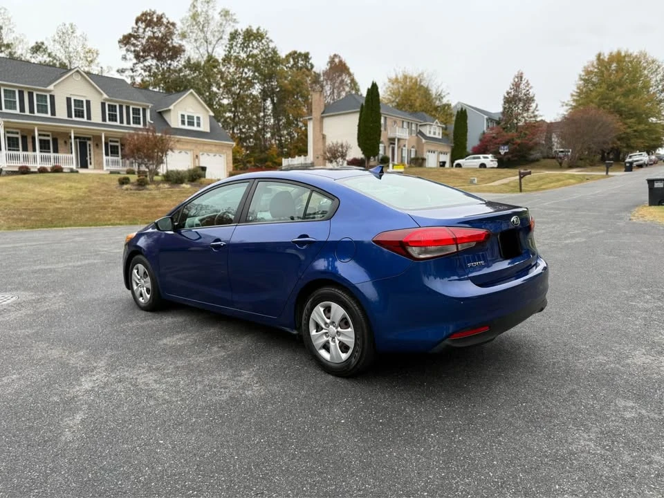 2017 Kia Forte - Image 2 of 19