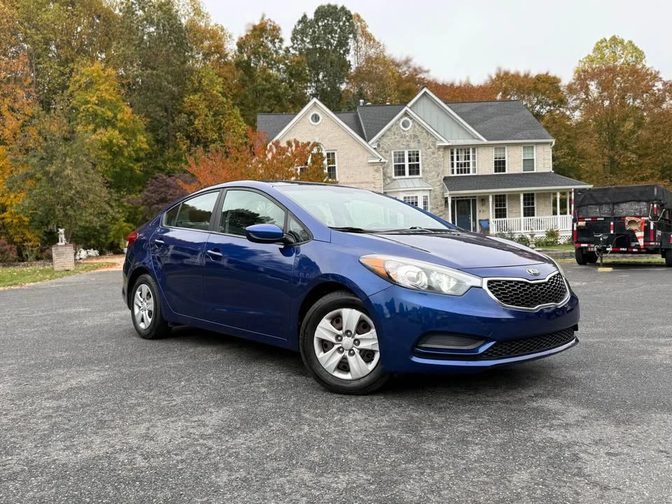 2017 Kia Forte - Image 5 of 19