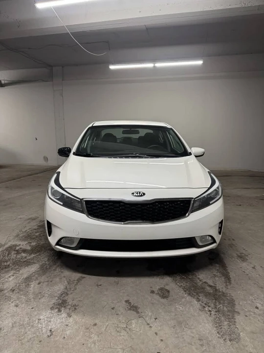 2017 Kia Forte - Image 2 of 14