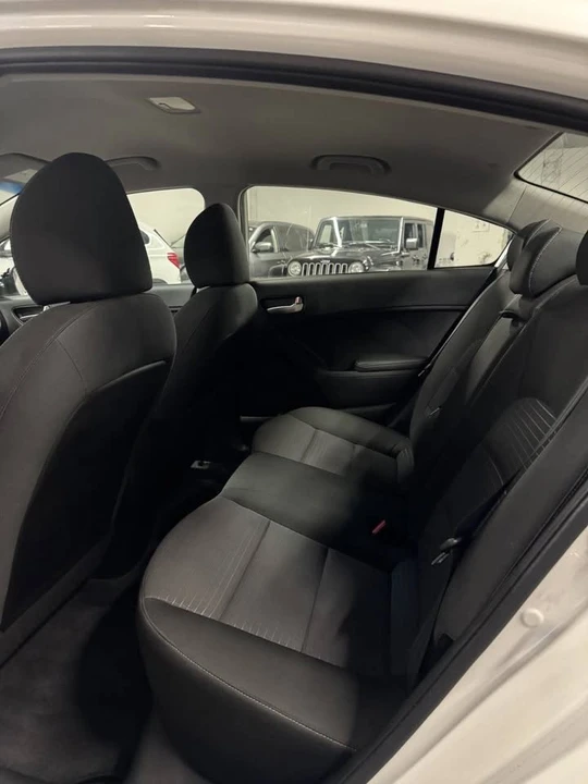 2017 Kia Forte - Image 7 of 14