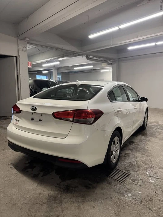 2017 Kia Forte - Image 6 of 14