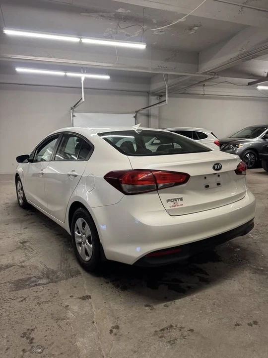 2017 Kia Forte - Image 4 of 14