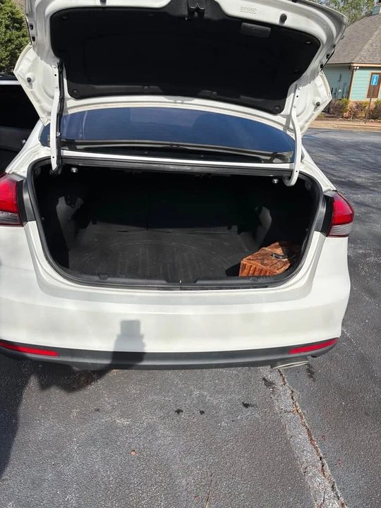 2017 Kia Forte - Image 5 of 10