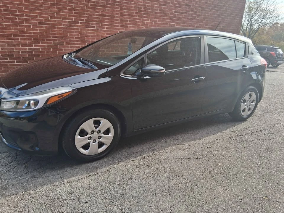 2017 Kia Forte - Image 7 of 19