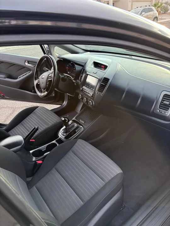 2017 Kia Forte - Image 7 of 16