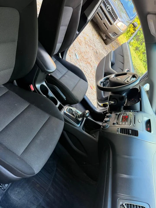 2017 Kia Forte - Image 6 of 8