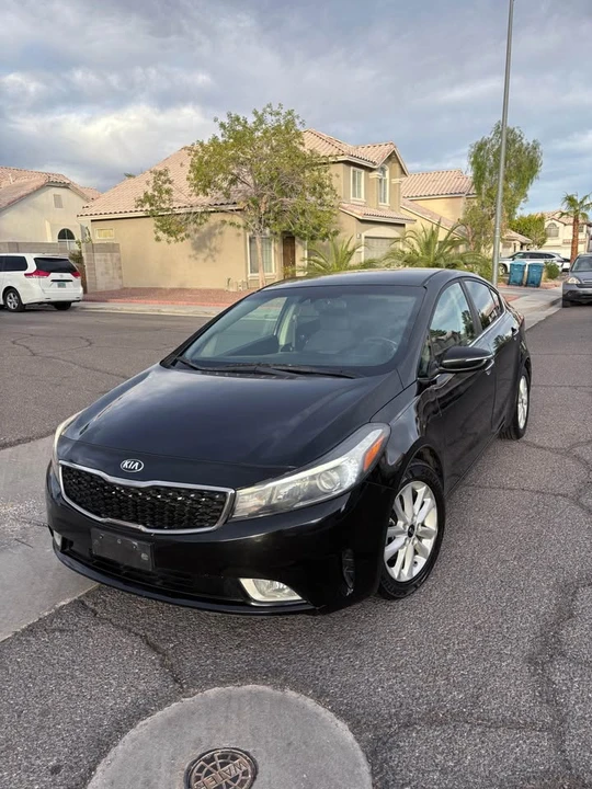 2017 Kia Forte - Image 11 of 16