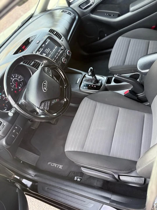 2017 Kia Forte - Image 14 of 16