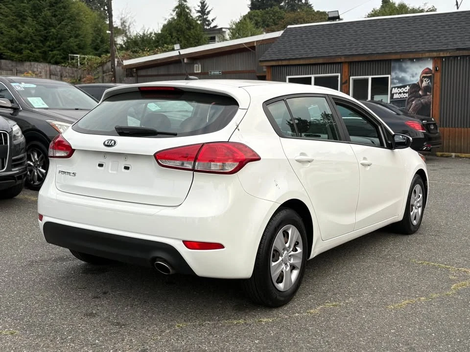 2017 Kia Forte - Image 9 of 11
