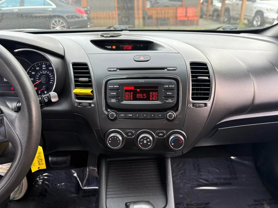 2017 Kia Forte - Image 2 of 11