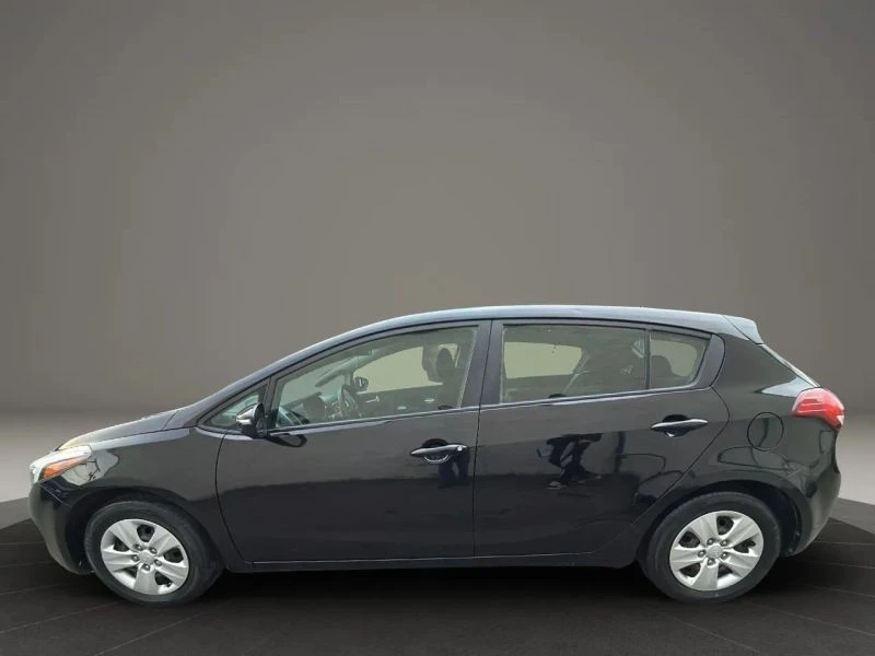 2017 Kia Forte - Image 8 of 12