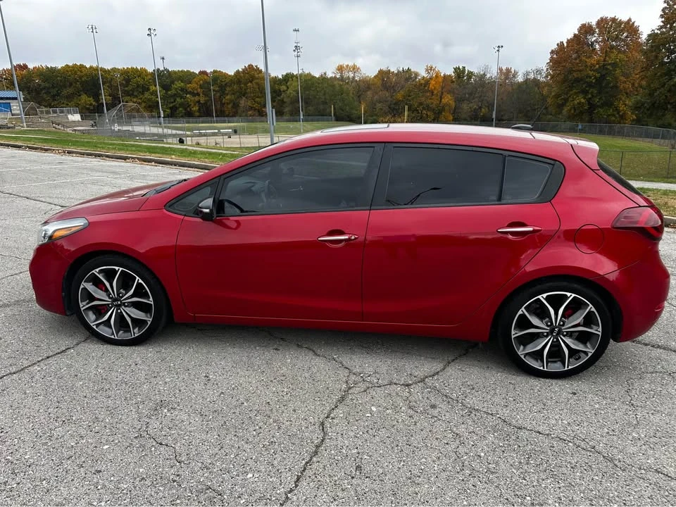 2017 Kia Forte - Image 8 of 18