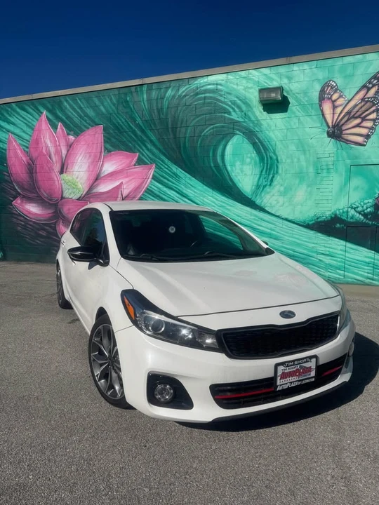 2017 Kia Forte - Image 2 of 11