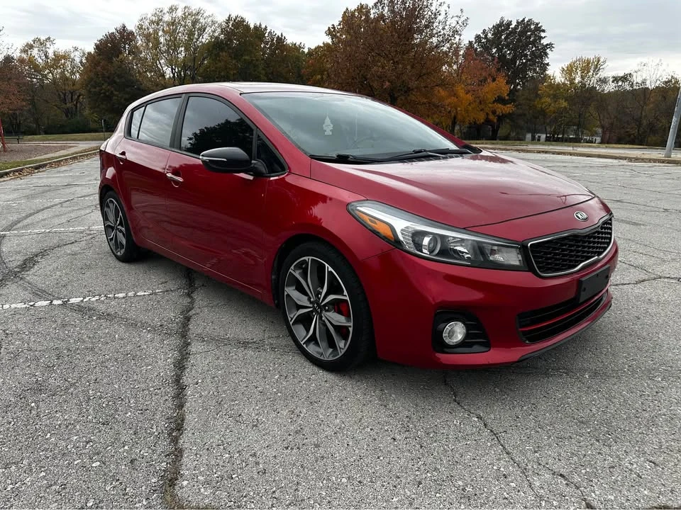 2017 Kia Forte - Image 2 of 18
