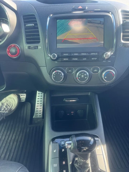 2017 Kia Forte - Image 8 of 11