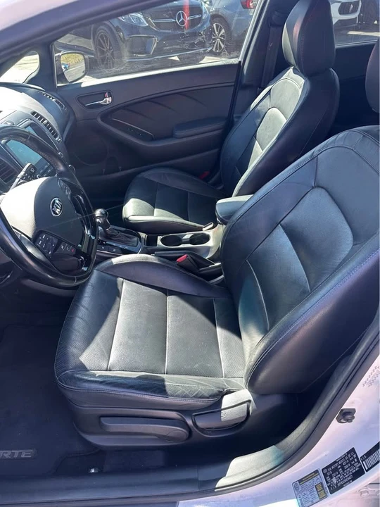 2017 Kia Forte - Image 7 of 9