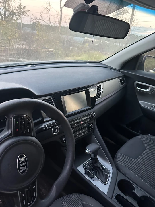 2017 Kia Niro - Image 6 of 8